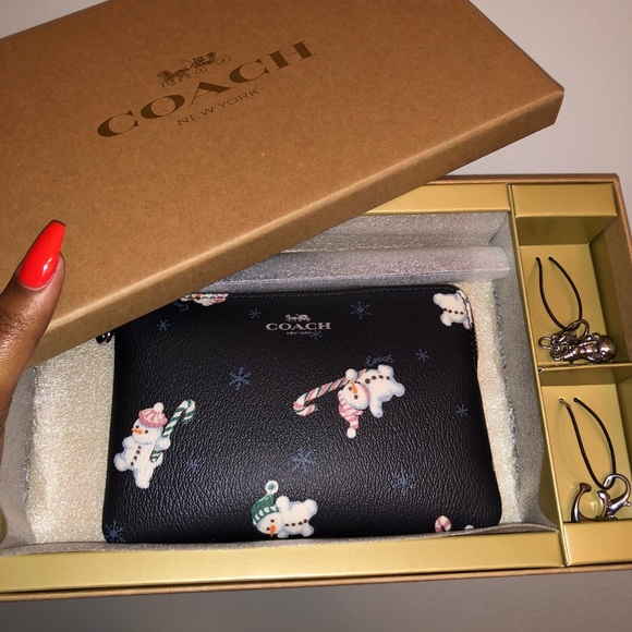 Coach Boxed Corner Zip Wristlet with Snowman Print - Picture 4 of 5